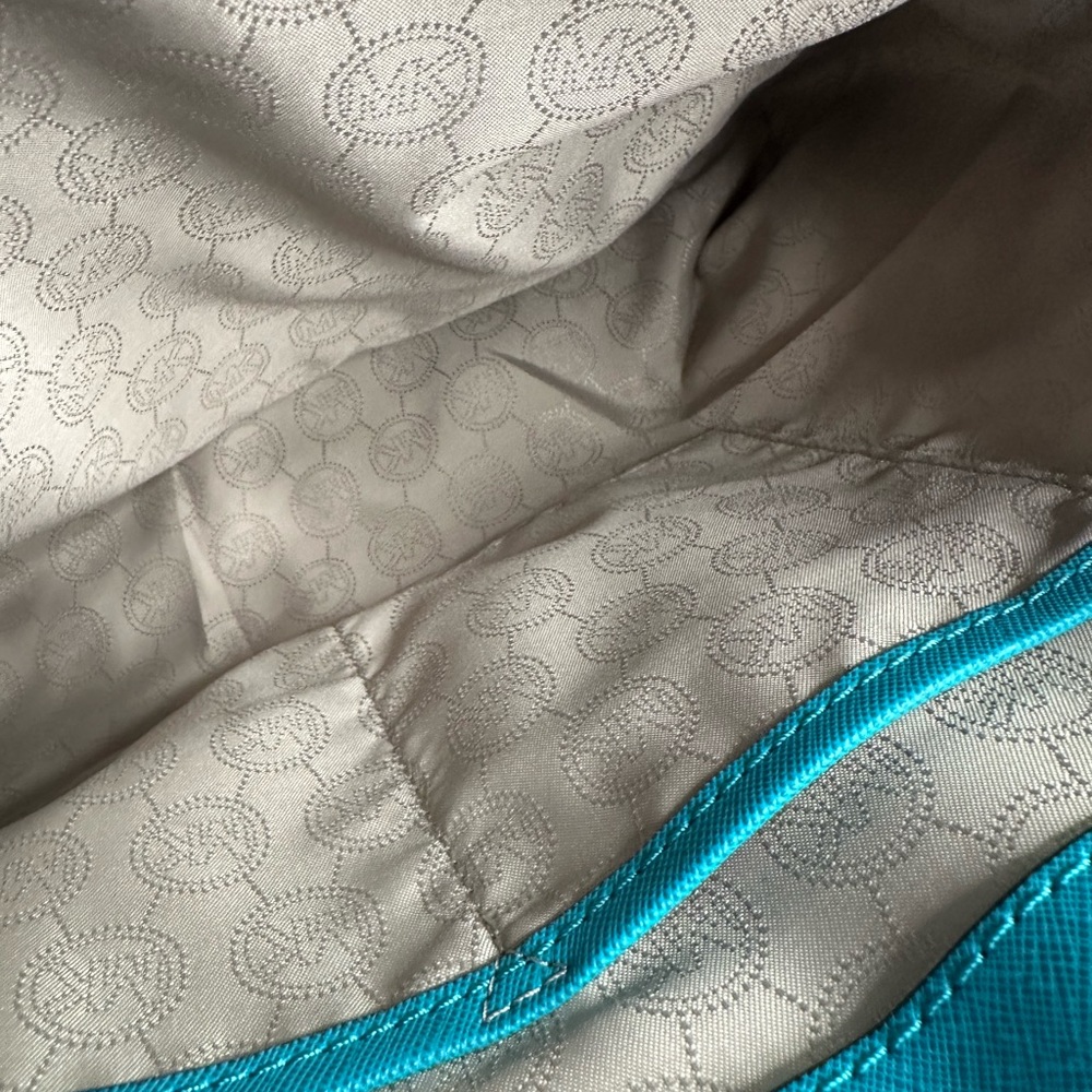 Michael Kors Teal Tote/bag.excellent condition - Picture 10 of 14